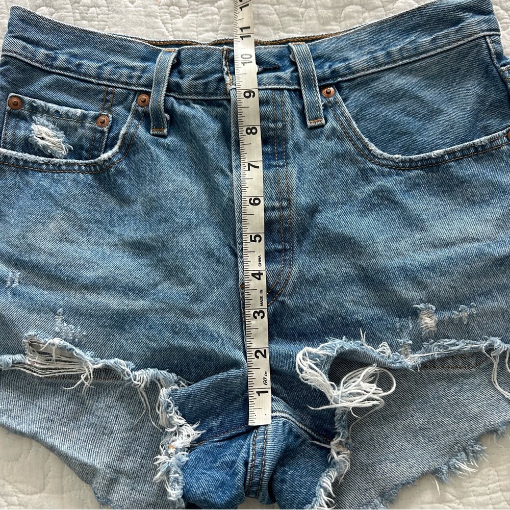 Levis Premium 501 Big E Distressed Button Fly Denim Cut-Off Blue Jean Shorts 27 - Picture 11 of 12